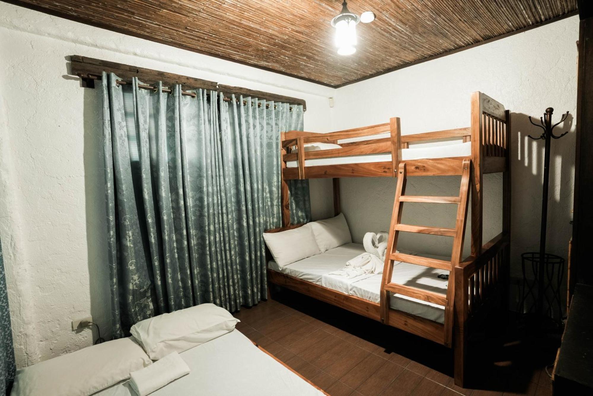 Casa De Celestina Private Resort Silang Extérieur photo